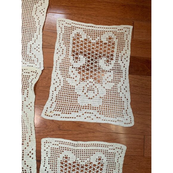 Set of 5 Vintage Handmade Crochet Lace Doilies with Floral & Scroll Patterns - Picture 6 of 16